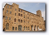 Volterra : Piazza dei Priori