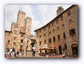 S. Gimignano Piazza della Cisterna