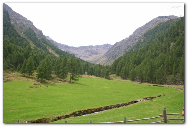 600x399 pixels (87K)